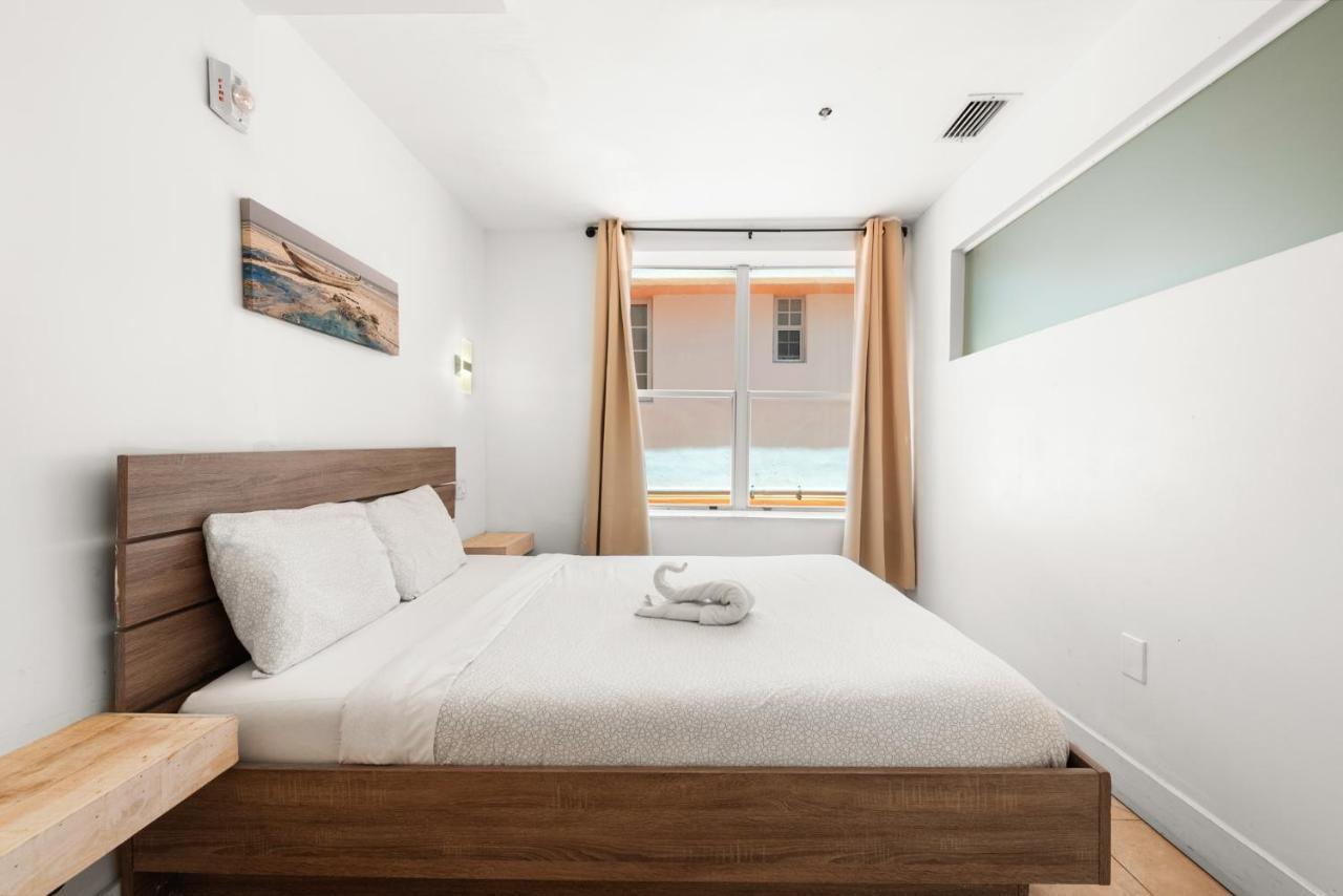 Ocean Drive Apartment Suites In Маямі-Біч Екстер'єр фото