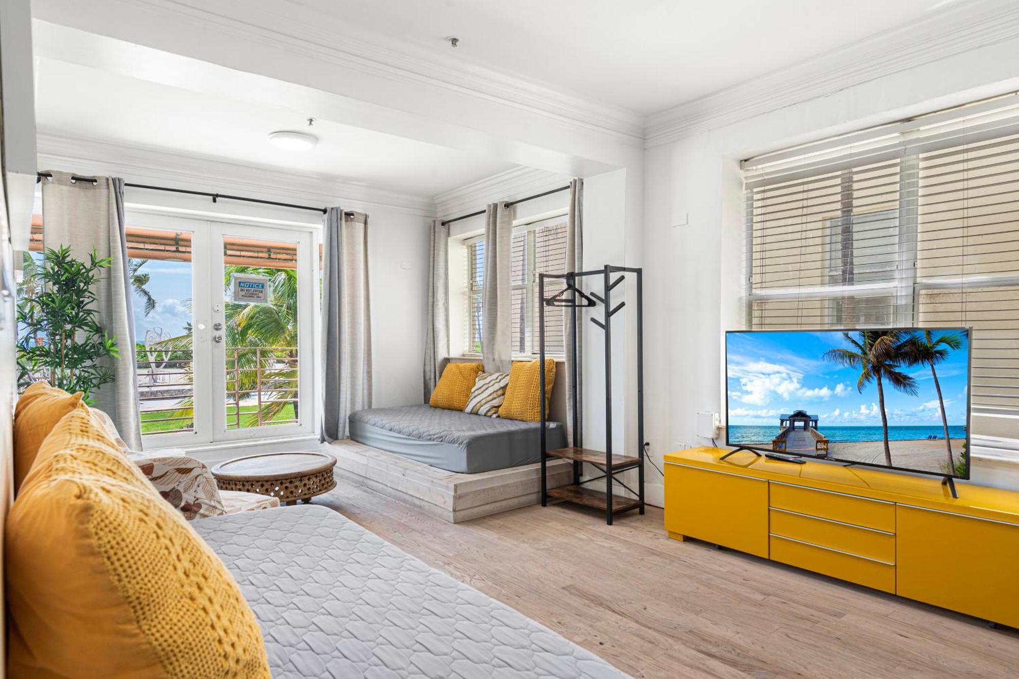 Ocean Drive Apartment Suites In Маямі-Біч Екстер'єр фото