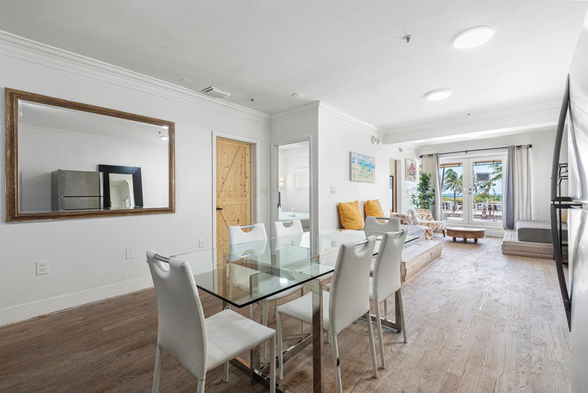 Ocean Drive Apartment Suites In Маямі-Біч Екстер'єр фото