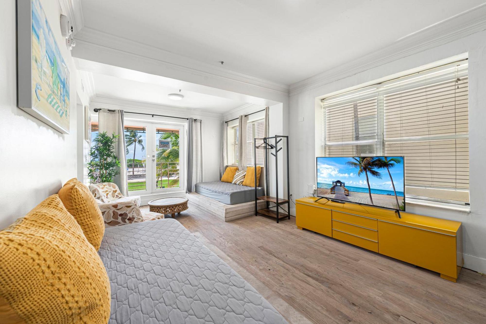 Ocean Drive Apartment Suites In Маямі-Біч Екстер'єр фото