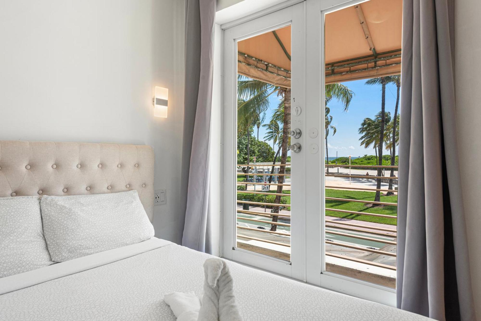 Ocean Drive Apartment Suites In Маямі-Біч Екстер'єр фото