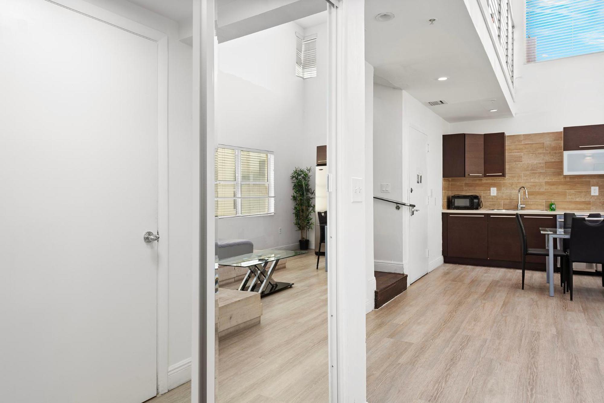 Ocean Drive Apartment Suites In Маямі-Біч Екстер'єр фото