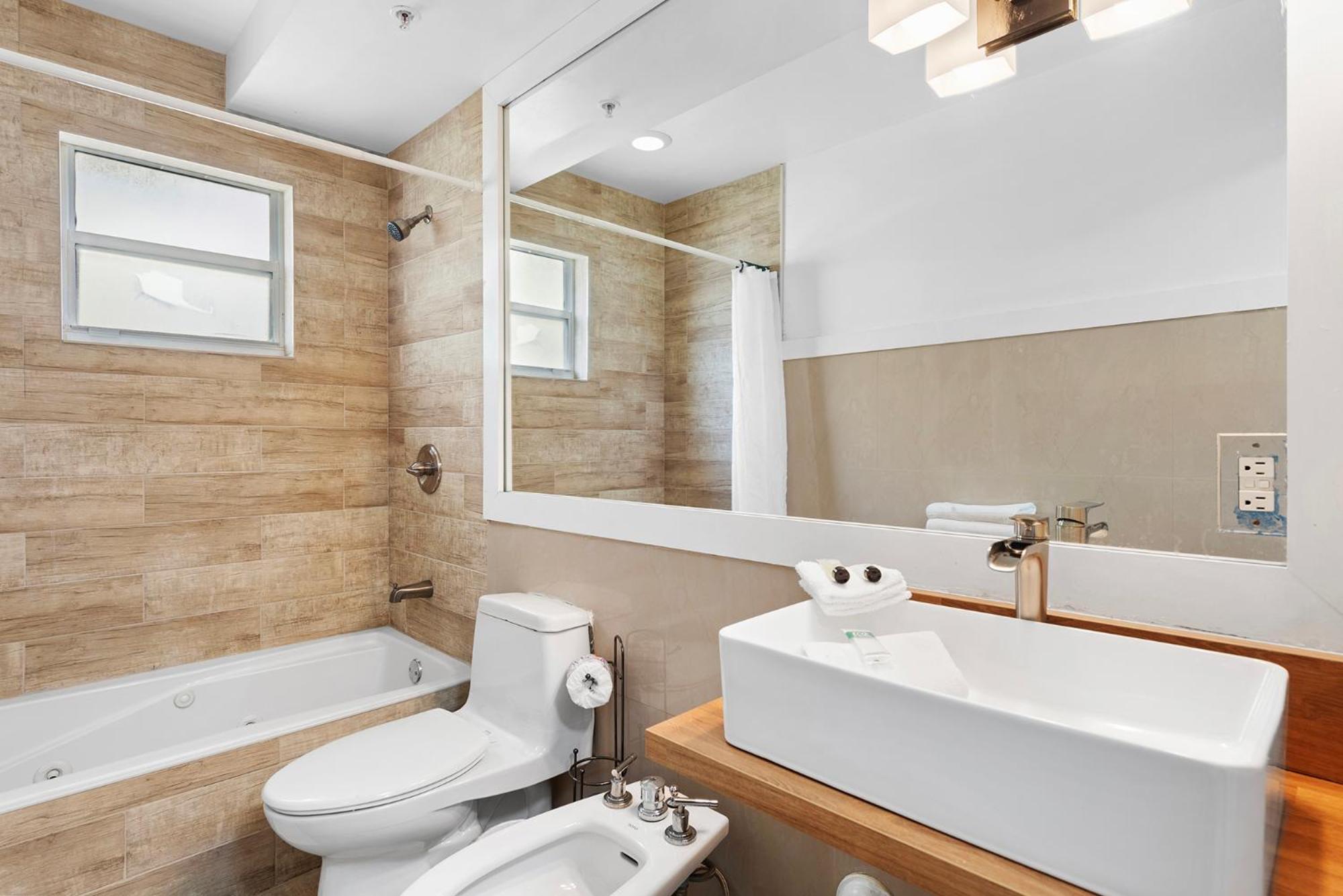 Ocean Drive Apartment Suites In Маямі-Біч Екстер'єр фото